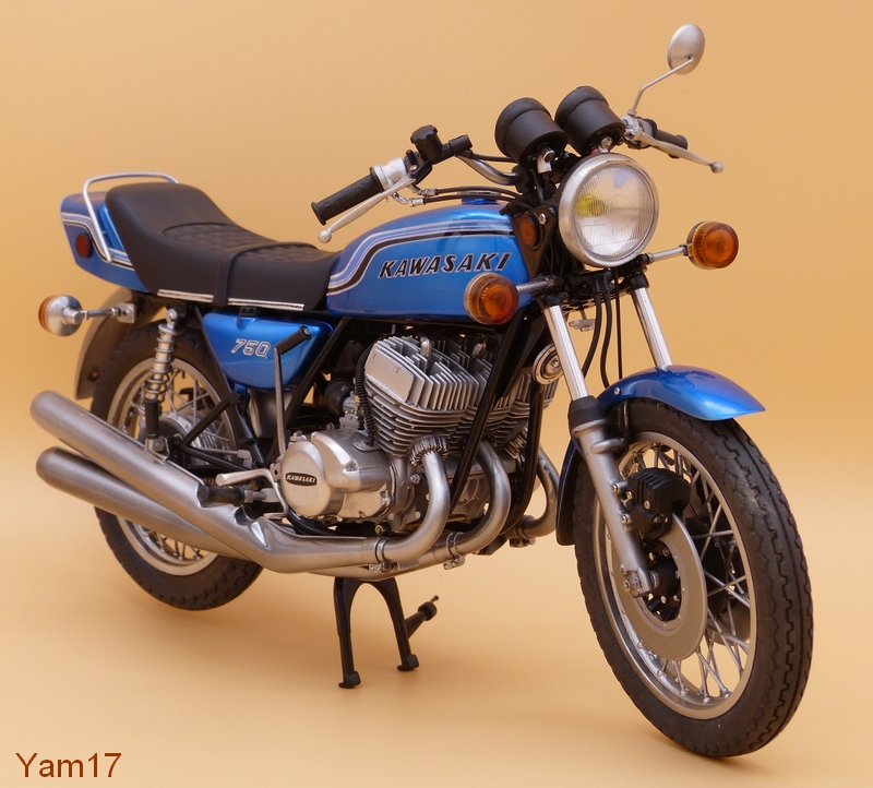 Kawasaki 750 H2 [Heller, 1/8ème] Kawa_h19