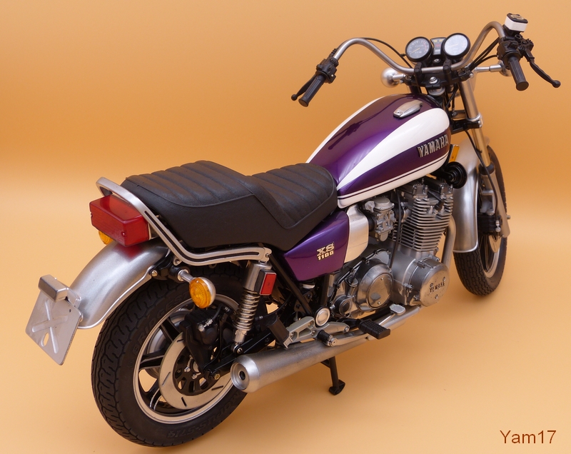 Yamaha XS1100 Midnight Spécial [Tamiya, 1/6 ème) Xs11_j13