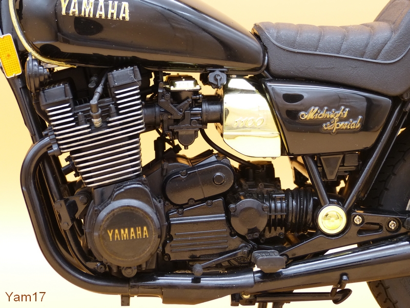 Yamaha XS1100 Midnight Spécial [Tamiya, 1/6 ème) Xs11_m13