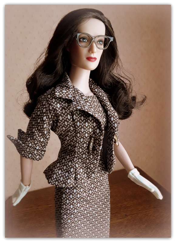 Tonner Joan Crawford "Simply call me Joan!" - Page 7 20180866