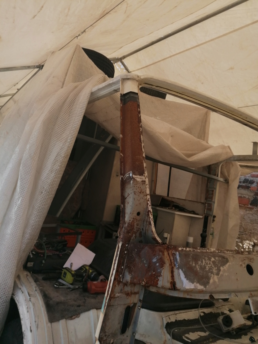 Restauration d'un vw LT camping-car fabrication C.Voisin  12810