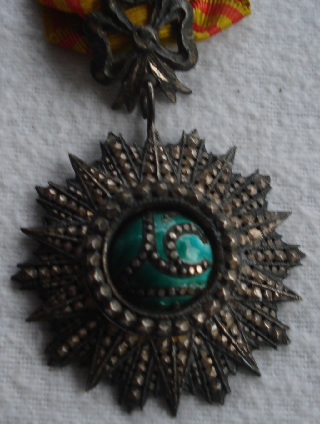 Médaille de chevalier de l'Ordre Tunisien du NICHAN IFTIKAR Dsc01476