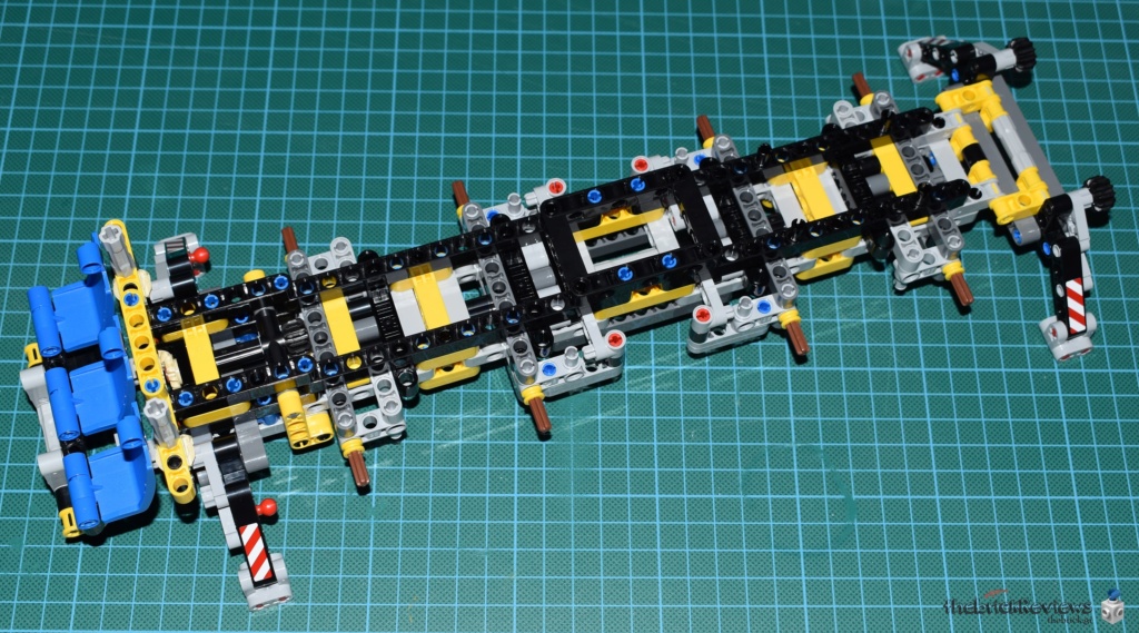 ThebrickReview: LEGO Technic 42108 Mobile Crane Dsc_0935