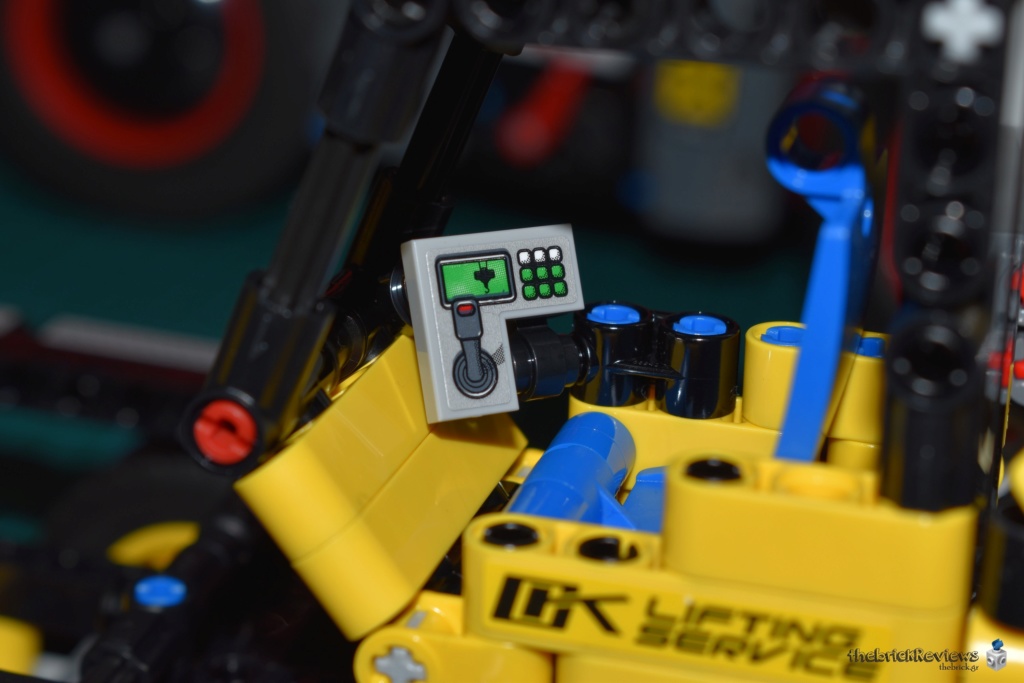 ThebrickReview: LEGO Technic 42108 Mobile Crane Dsc_0940