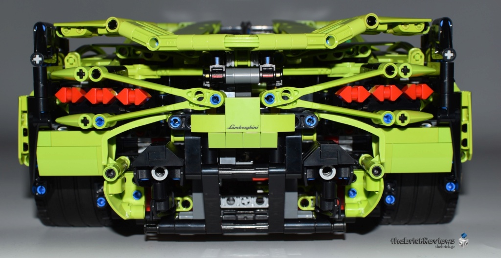 ThebrickReview: LEGO Technic 42115 Lamborghini Sian FKP 37 Dsc_1925