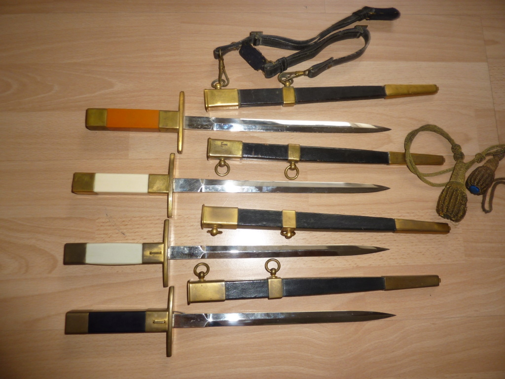 Les  dagues  ( poignards ) de l'armée Française  armée de L'Air Dagues12