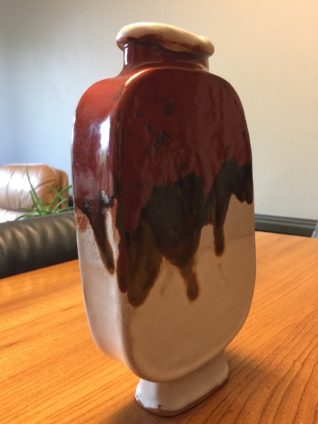 Help! 'Lozenge' shaped drip glaze, footed vase with JT incised? Img_8611