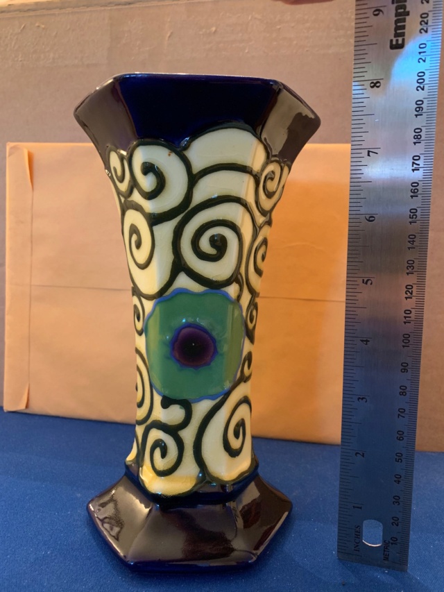 Identifying possible Ditmar Urbach vase 11aad410