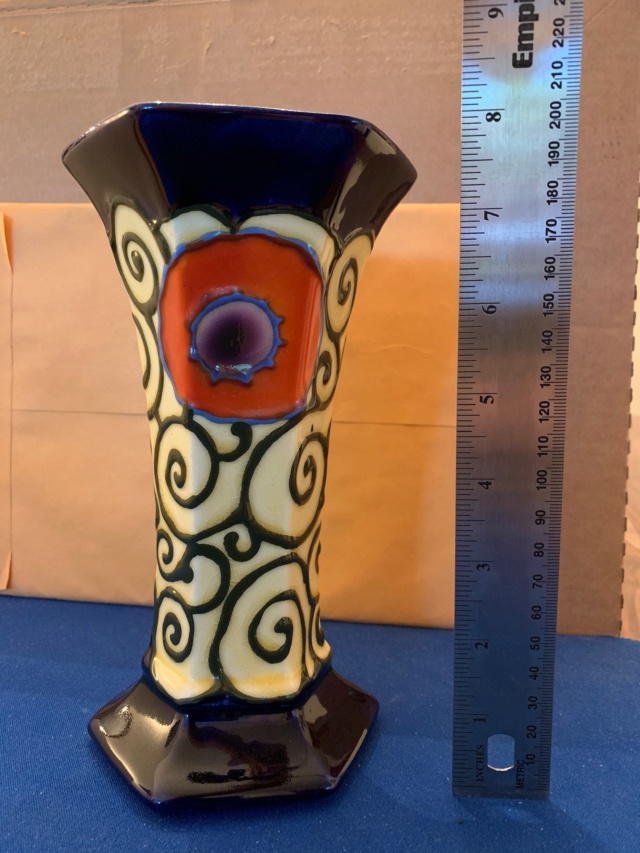 Identifying possible Ditmar Urbach vase A857d310