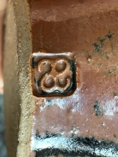 Small Studio Pottery Vase - Cannot Identify The Mark Img_2316