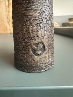 Small Studio Pottery Axe Head Vase - Hans Coper Style - Unknown Mark Img_3423