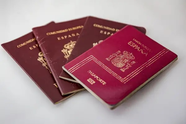 ¿Qué significa que un país tenga un pasaporte de un color u otro?  Eyc6wd10