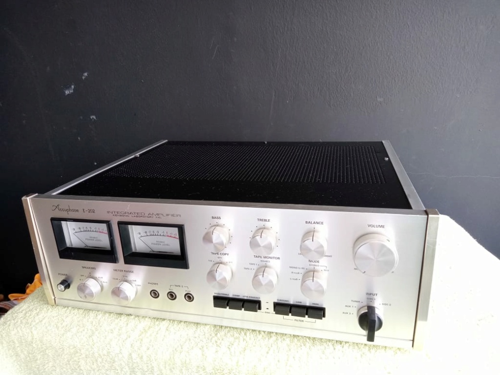 Accuphase E 202 Whats247