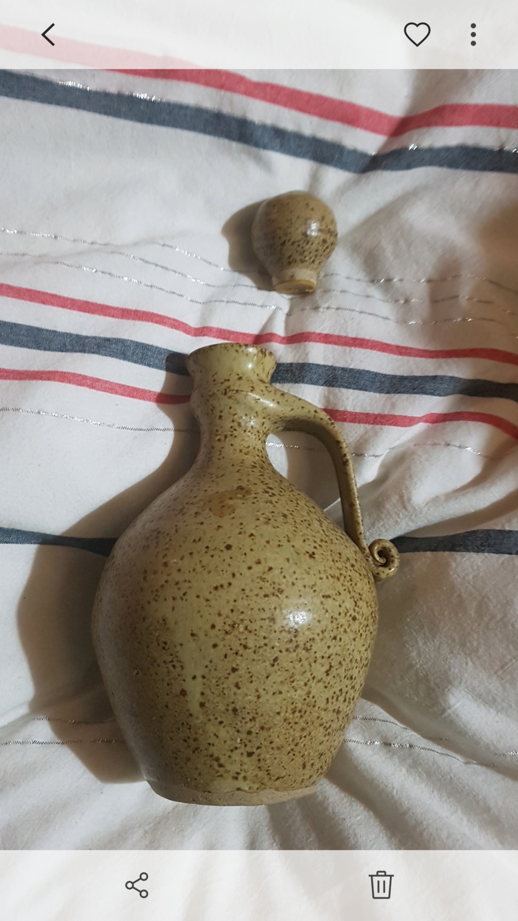 Identifying pottery jug, jeff Scholes? Screen15