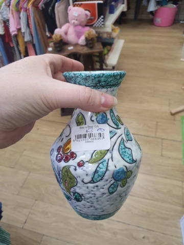 Two Italian vases, query origin 20230816