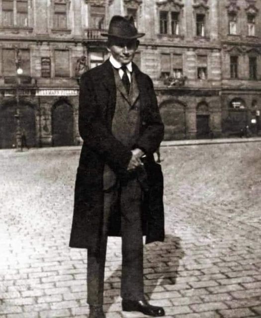 L'histoire  de Franz Kafka et la poupée 44191010