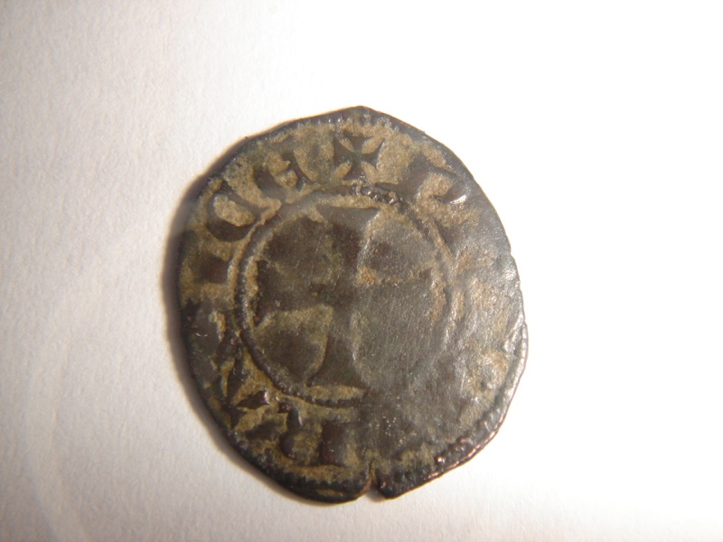 Dinero de Raimundo III (Orange, 1335-1340 d.C) Dsc03712