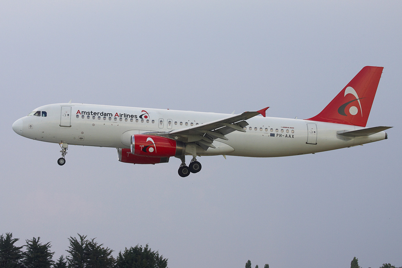 [04/06/2011] A320 (PH-AAX) Amsterdam Airlines  Jp0r0823