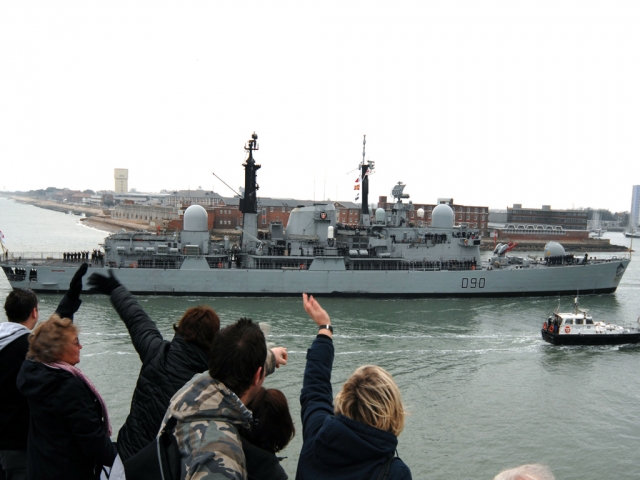 Type 42 Class destroyer - Page 2 01a5b310