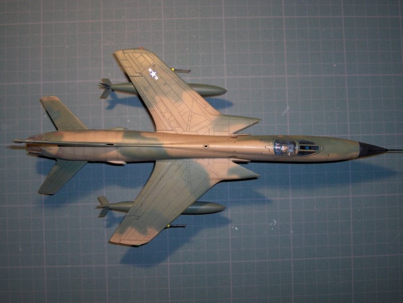 [Trumpeter] Republic F-105D Thunderchief 1/72 Hpim2415