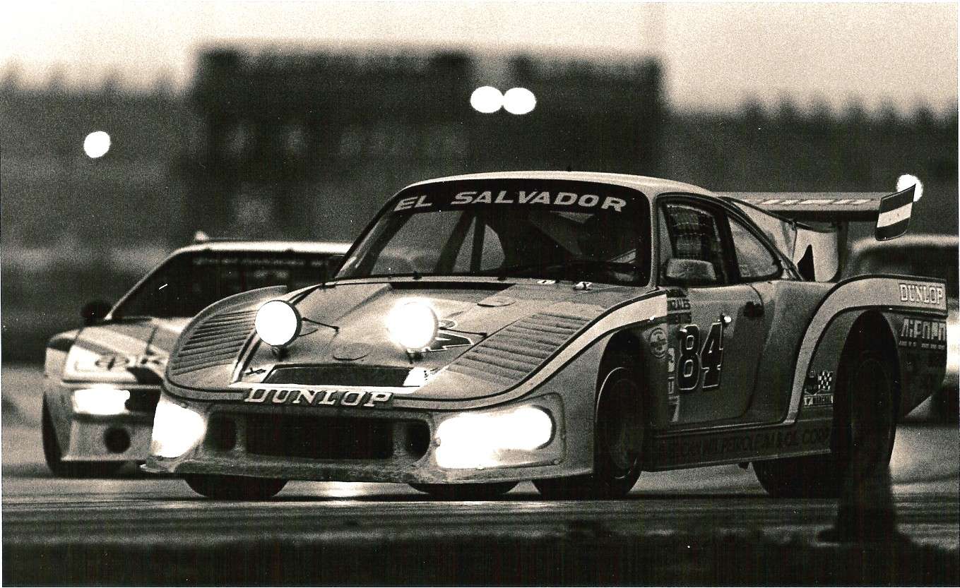 Base de dados de fotos Porsche 935ds10