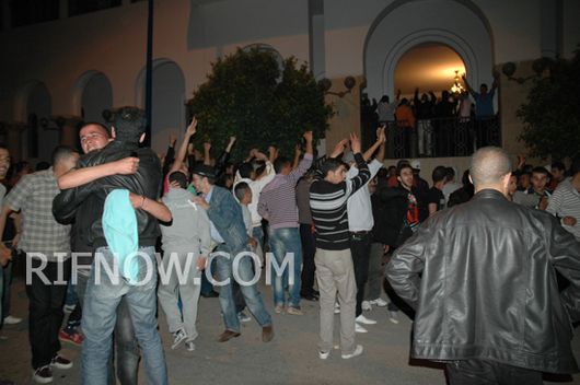  حركة 20 فبراير بآيث بوعياش تنظم مهرجان احتفائيا بمناسبة الافراج عن معتقليها(صور) Hoceim15