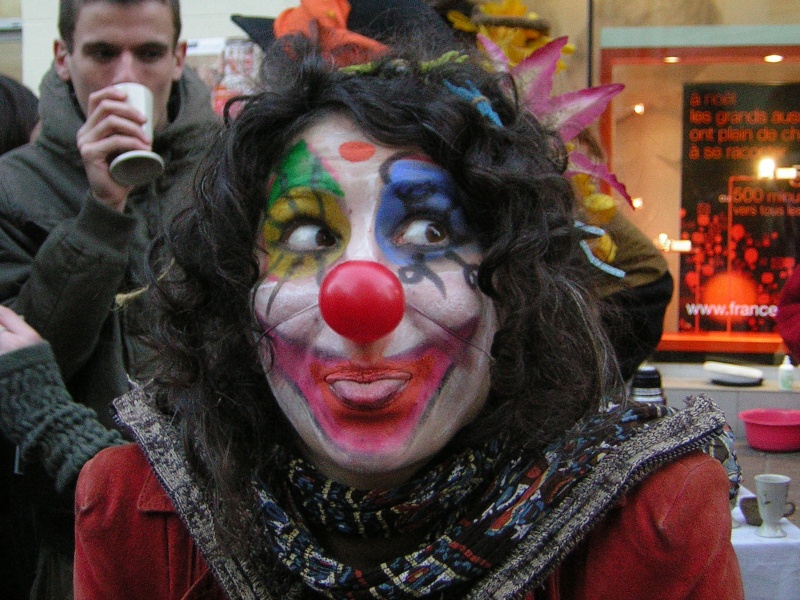 Photos armée des 12 clowns enfin ! Flavie10