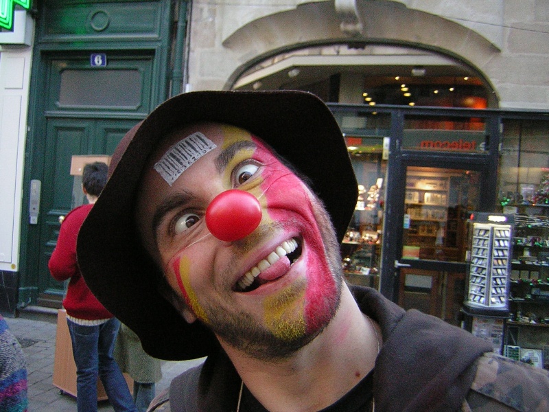 Photos armée des 12 clowns enfin ! Mamat10