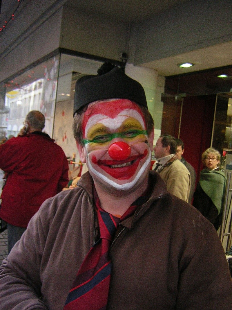 Photos armée des 12 clowns enfin ! Notre_10