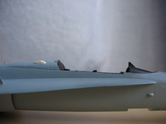 [concours hiver 2008] F18C Hornet (FN) [Hasegawa] 1/72 Img_3020