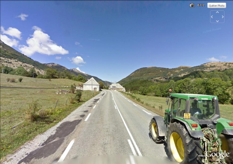 STREET VIEW : la Google car double un tracteur en franchissant la ligne blanche ! Lus_510