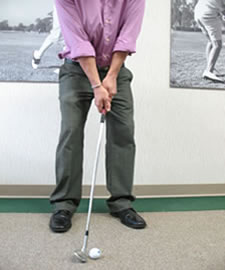 Short Game - Towel Drill - Chipping Stance10