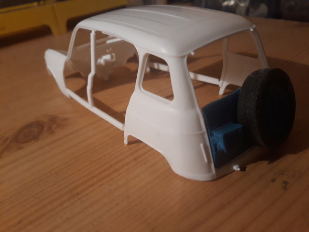 Challenge des 5 ans RENAULT 4 jp4 car système 1/24ème Réf 80759 20200312