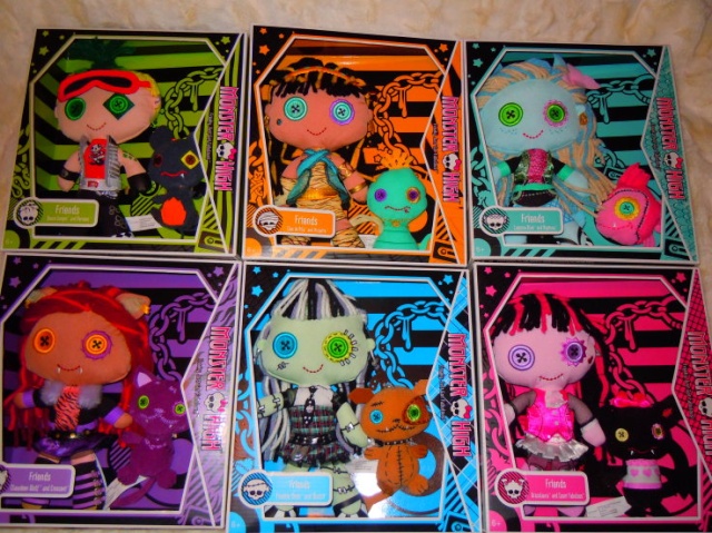 Monster High, les nouvelles venues de Mattel - Page 4 Peluch10