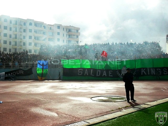 Ultras I Rossi Algeri (USMAlger) " Saison 2010 / 2011 " - Page 9 Mobusm10