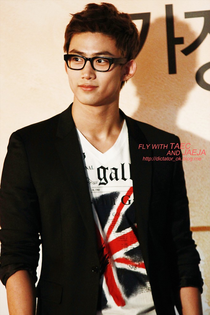 [13.04.11] 'The Most Beautiful Farewell in The World' movie premiere  1210