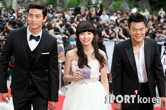 [26.05.11] Beaksang Award 2011 (Taec & JYP) 1335