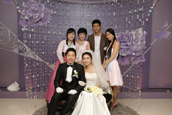 [06.05.11] 2PM au mariage de leur manager Lee Jooseob 354