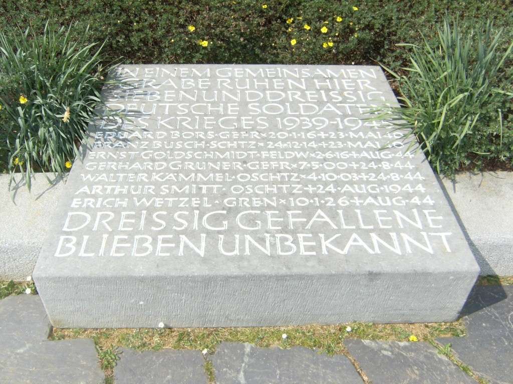 Le cimetière militaire allemand de Noyers-Pont-Maugis Sedan_27