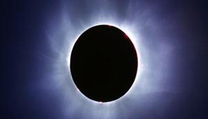 مصر تشهد أول خسوف كلي في القرن الحالي Eclips10