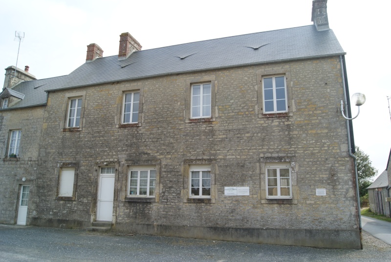 Monument ww2 - Gourbesville ( Normandie ) Dsc04113