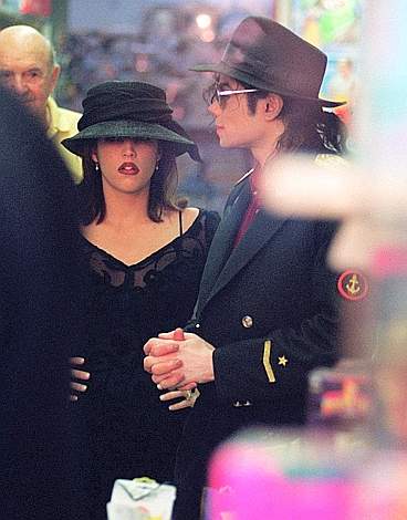 Michael Jackson e Lisa Marie Presley - Pagina 3 2_084110
