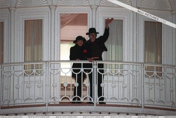 Michael Jackson e Lisa Marie Presley - Pagina 2 Untitl23