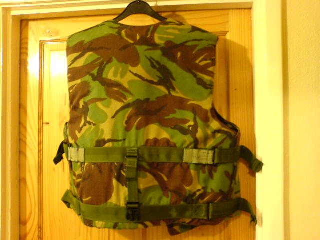 Brit armored vest Pictur11