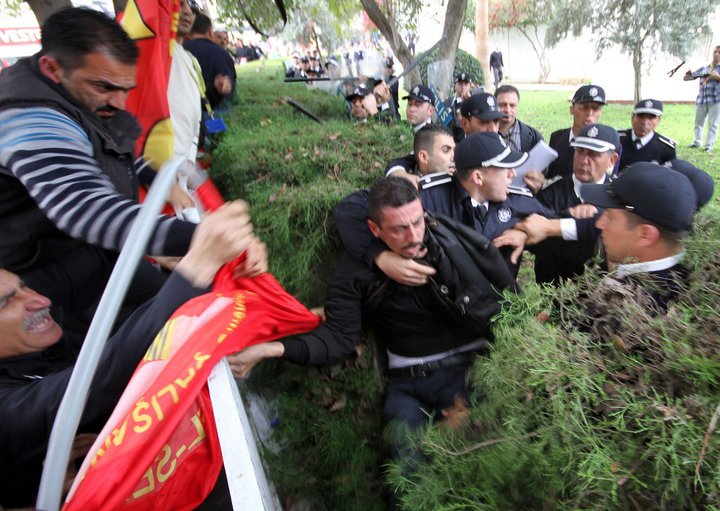 Πέμπτη (7/4): η 3η γενική απεργία – συλλαλητήριο στη βόρεια Κύπρο το 2011 210