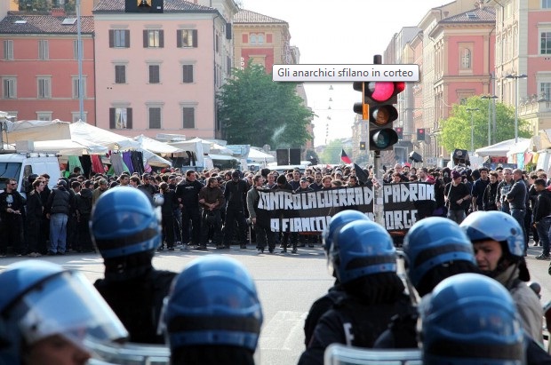 Πορεία αναρχικών Μπολόνια/Italy 16.04.11 211