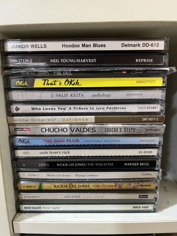 SOLD Various jazz, pop, blues, rock CDs  Aacd0a10