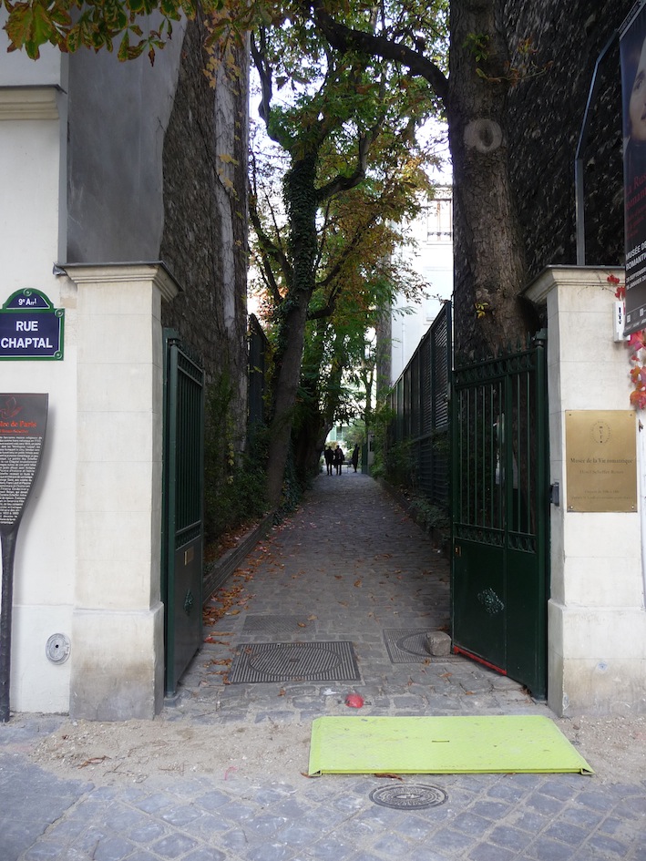 Promenade parisienne (9ème arrondissement) Egp910