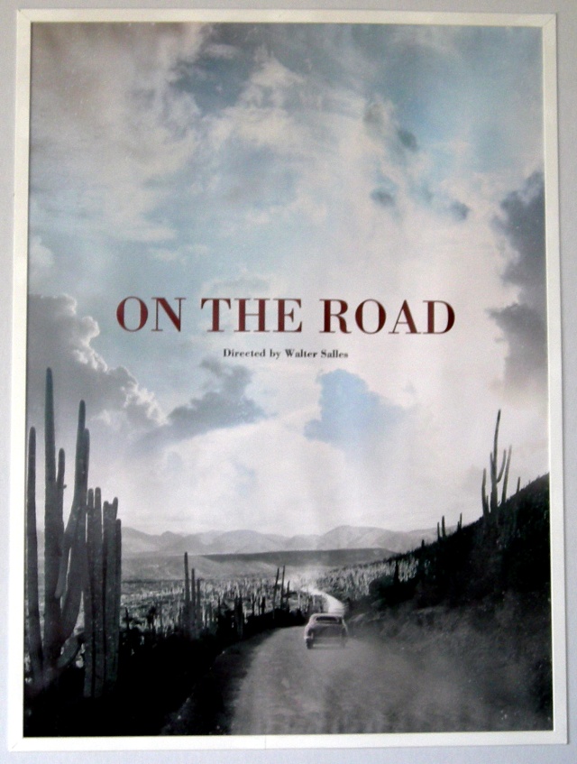 [Kristen Stewart] On The Road - Page 26 29976611