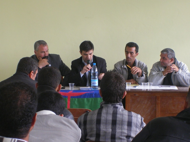 conférence du ministre du GPK AREZKI AIT HAMMOUCHE ET LES MILITANTS du M A K  à Tazrourt ( Tizi n Berbère).  Imgp2340